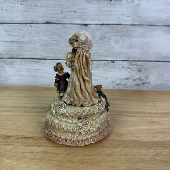 Boyds Collection Yesterdays’ Child WEDDING MARCH Music Box 272052 - Picture 2 of 5